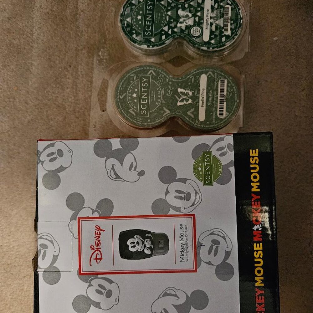 Mickey Mouse Scentsy Wall Fan Diffuser and 2 pods